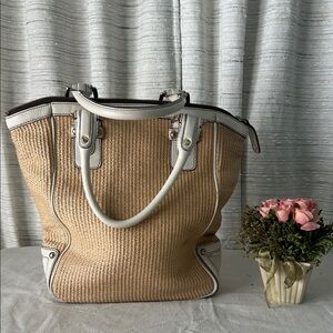 Banana Republic Beige and White Tote